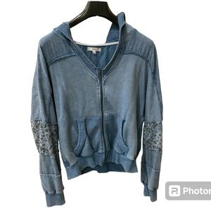 Fate brand blue hoodie with detail